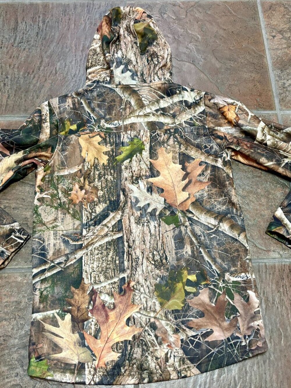 ~~Mossy Oak Men’s M (38-40) Camouflage Hoodie With Zippered Hand Pouch